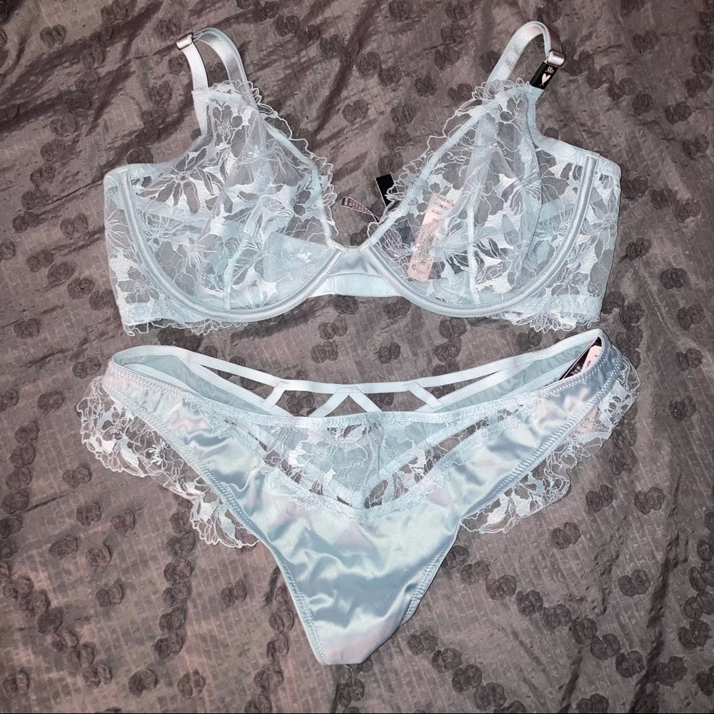 Victoria’s Secret Light Blue Bra/Panty Set Size 38D